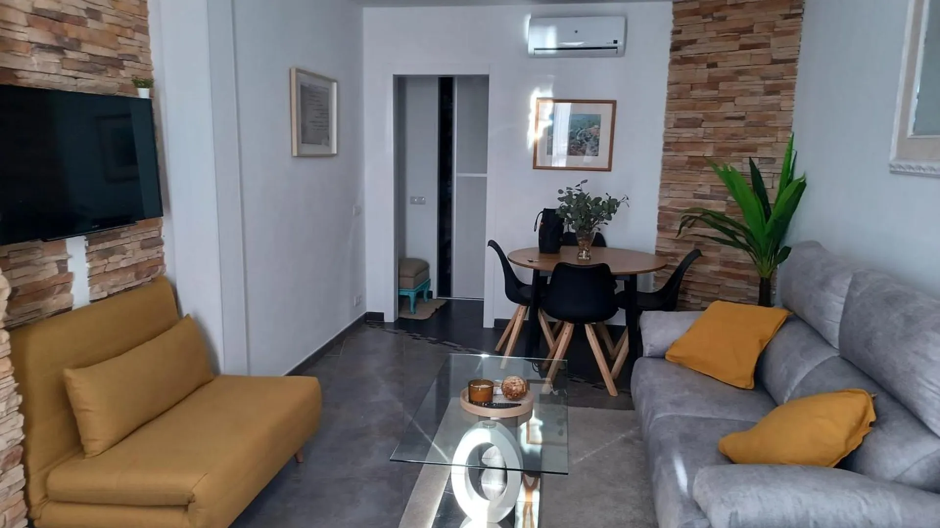 Acogedor Apartamento Con Vistas Al Mar Y Montana Torremolinos Spanyolország